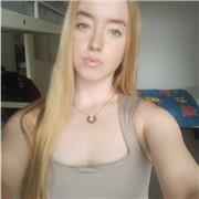 Persona responsable y atenta disponible para dar clases a niños y niñas